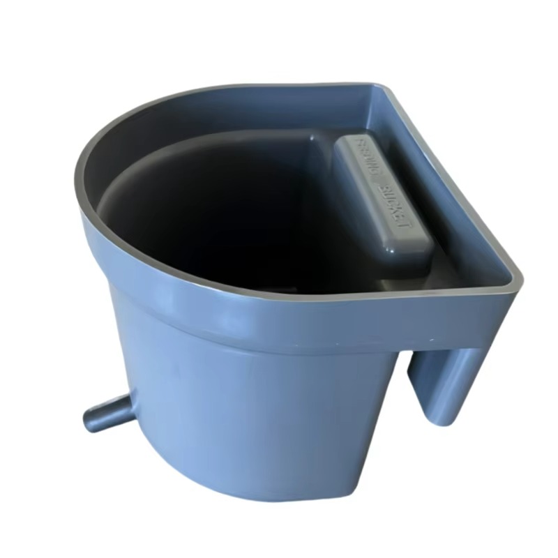 Livestock Equipment Plastic Calf Sheep Grey Milk Feeder Animal Milk Bucket with Teats Milk Feeding Bucket